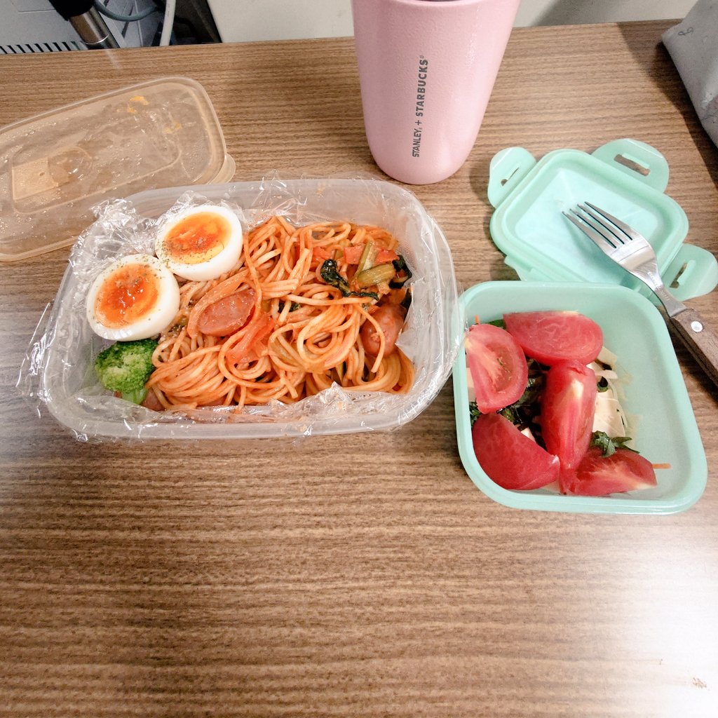 marico1203's tweet photo. 最近の #お弁当記録 🥪

先週まで多忙すぎてコンビニとスタバとマックにお世話になりすぎてたけどGW明けからまたぼちぼちお弁当再開☺

明日もがんばろー

#ランチタイム
#タッパー弁当 https://t.co/BdgMZbkpJ2
