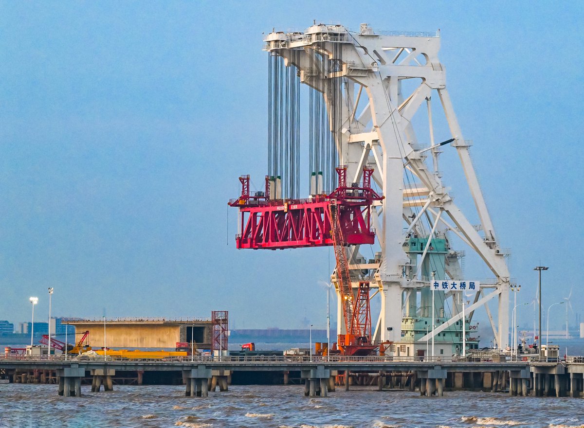 Construction of the 29.2-km Hangzhou Bay Cross-Sea Railway Bridge