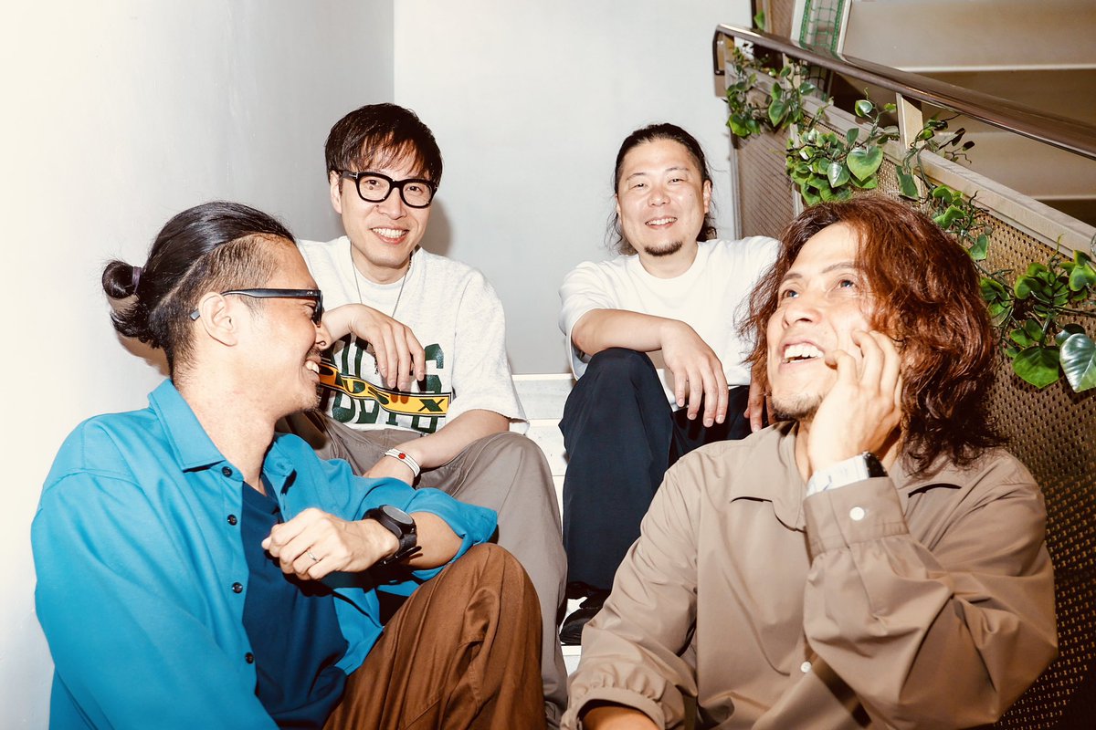 ThePenguinBase's tweet photo. THE PENGUIN BASE
新メンバー体制となり
バンドとして本格的に再始動する運びとなりました🐧

Voヤマダフォーク
Gt 詩郎
Baろまん西野
Drニシ��マサノスケ

初LIVE は6.13
Bar noctonにて！
#ペンギンベース https://t.co/C6DmF8S5PJ