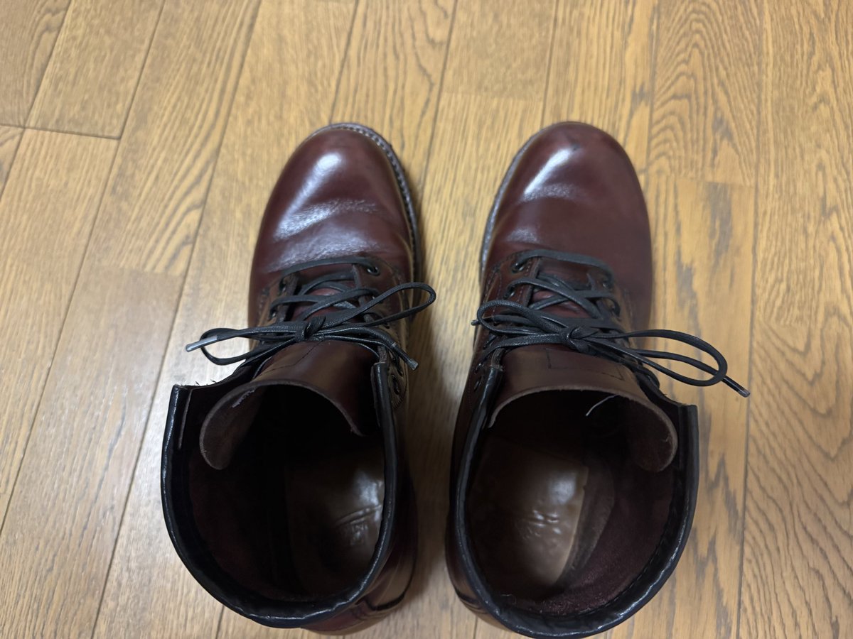 Snoopy1ove's tweet photo. #ベックマン
#レッドウイング
#ベックマン9011
9011に純正シュークリーム塗布。
いつもBlackのクリームで暗めに補色してたけど今回はNaturalでメンテ。
今度シューレースを平紐から丸紐に変えて見ようかな。 https://t.co/MkDy9HTmMX