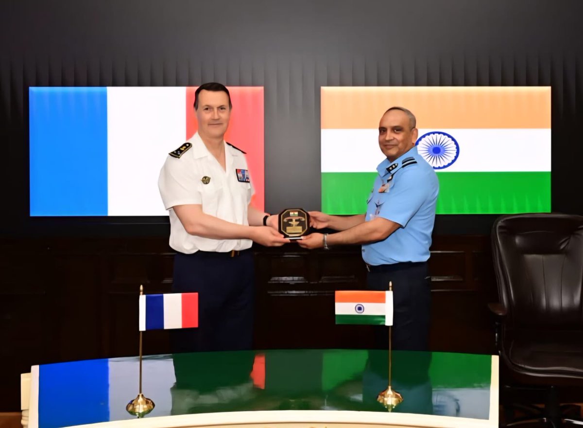 GuardianSky_IAF's tweet photo. The 23rd Military Sub Committee (MSC) meeting between #India 🇮🇳 and #France 🇫🇷 concluded today in #NewDelhi, reaffirming the shared commitment to deepen bilateral defence cooperation.

#BridgesOfFriendship https://t.co/y6EVo8PWfC