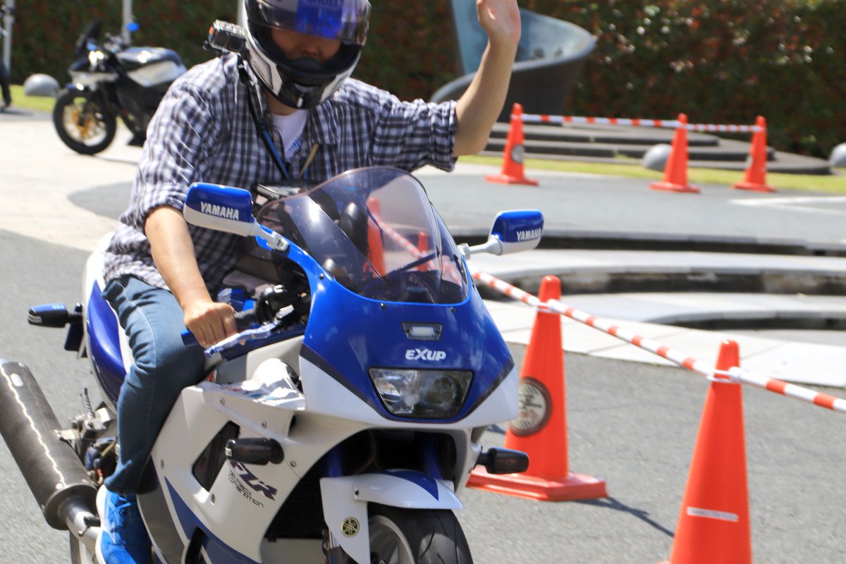 kazu1200_SR's tweet photo. 撮って頂いた写真。
#FZRミーティング #FCOJ #YAMAHA #YAMAHAバイク #FZR #FZR1000 #3GM #FZRだから https://t.co/uqdjFsZQ6d