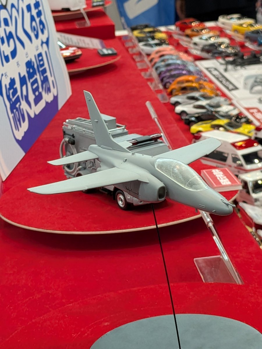 アオシマの楽プラが、いよいよ飛行機にも展開。1/72のブルーインパルス