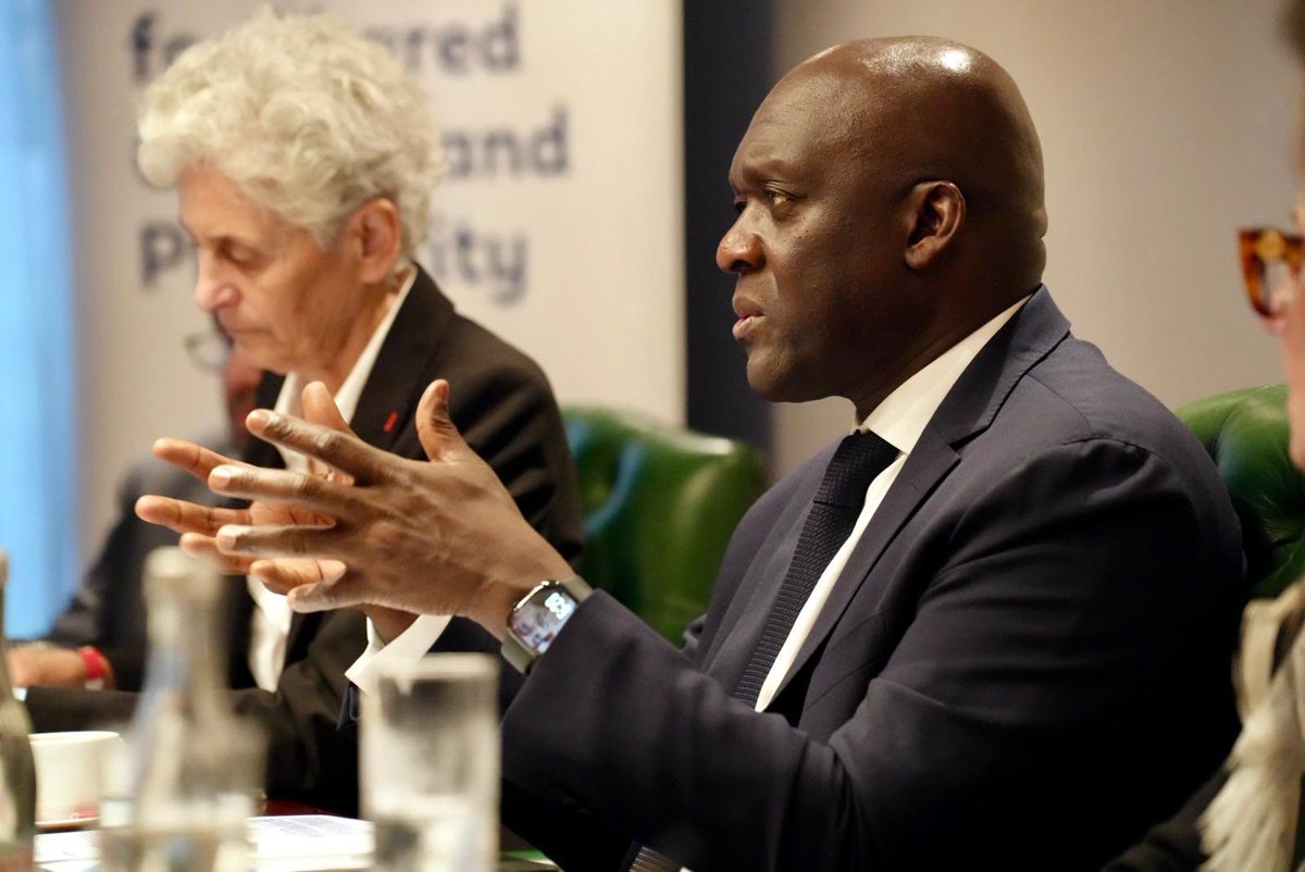 Diop_IFC's tweet photo. Ravi d’avoir rencontré Xavier Girre, Directeur général de @Suez. Notre coopération sur la qualité, la distribution et le traitement de l’eau se renforce, notamment au Moyen-Orient et en Afrique.
Échange très utile dans le cadre de #WaterForward, l’initiative du Groupe @Banquemondiale pour connecter un milliard de personnes à l’eau potable d’ici 2030. Le refroidissement urbain et les villes nouvelles sont également des enjeux clés.
