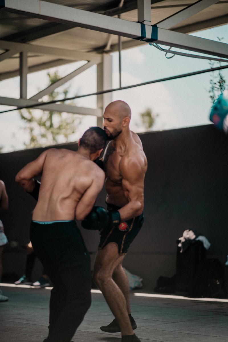 primetateHQ's tweet photo. Andrew Tate reveals he tore his bicep during fighting and couldn’t get surgery because he was under house arrest in Romania. 😳

“I went to the judge I said ‘Can I get surgery?’ and the judge was like NO.’”

“I think I lost like 30% of my strength as well.” https://t.co/A9eAojT01A