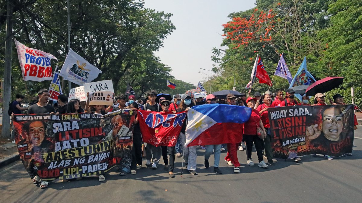 PhilstarNews's tweet photo. GROUPS PROTEST AFTER SENATE COUP, BATO RETURN

Civil society groups gather in an indignation rally in Pasay City on Wednesday, days after a Senate ouster which saw the election of Senate President Alan Peter Cayetano, and the return of Sen. Ronald "Bato" dela Rosa after months of absence.

The Senate has likewise placed dela Rosa under its protective custody after the International Criminal Court publicized its arrest warrant against him.

📷 The STAR / Edd Gumban