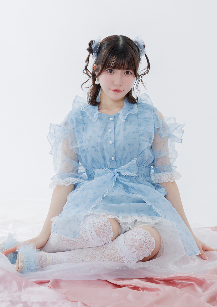 oshigraph's tweet photo. 💧🫧特典付き販売はあと2日🫧💧

本誌にも使われていない、限定アザーカットを特別大公開！

可愛すぎるメイクの秘密や、私服コーデ、他にも色んな推しの中身が見れる、オシグラフVol.3✨

特典が付くのは明日の23:59まで！

大好評につき特典在庫残りわずか！

必ずゲットしてね💕︎

@AOAO_kanata 
@AOAO_info 

▼ご購入はこちらから
https://t.co/8AFQIfDUeu

#オシグラフ #かわいい #推し活