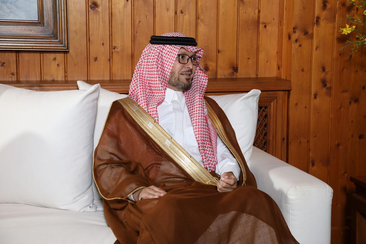 ALJADEEDNEWS's tweet photo. رئيس تيار المردة سليمان فرنجية يستقبل السفير السعودي وليد بخاري في بنشعي في زيارة وداعية
@bukhariwaleeed 
@sleimanfrangieh https://t.co/HyuIokdzRt
