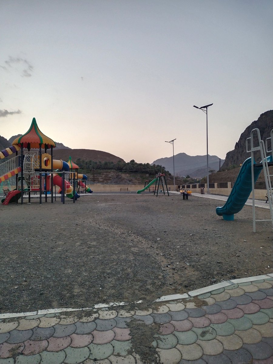 Bushra362769's tweet photo. الأيام ما بقى بها كثر ما مضى،،وجود شخص عزيز في حياتك كفيل بجعل ما بقى أجمل من ما مضى 
حقيقه جميله https://t.co/W5cu56Mjrs