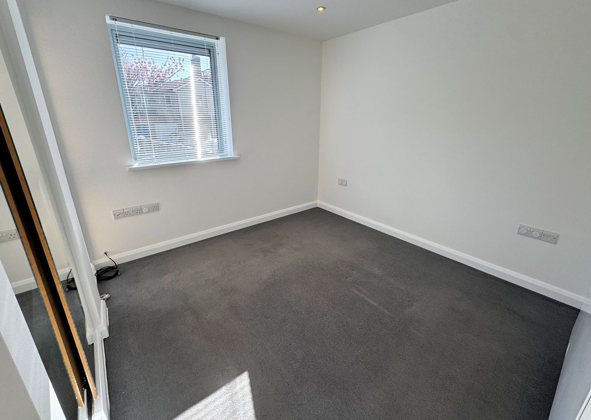 BennettandHall's tweet photo. 🏡 TO LET | East Finchley N2

• 2 bedroom 1st floor flat
• Modern purpose built block
• Near shops, buses &amp; East Finchley station
• £1,750 pcm

📞 020 8346 2208

#EastFinchley #N2 #ToLet #LondonRental #Property #FinchleyLiving https://t.co/tcElPNkqFb