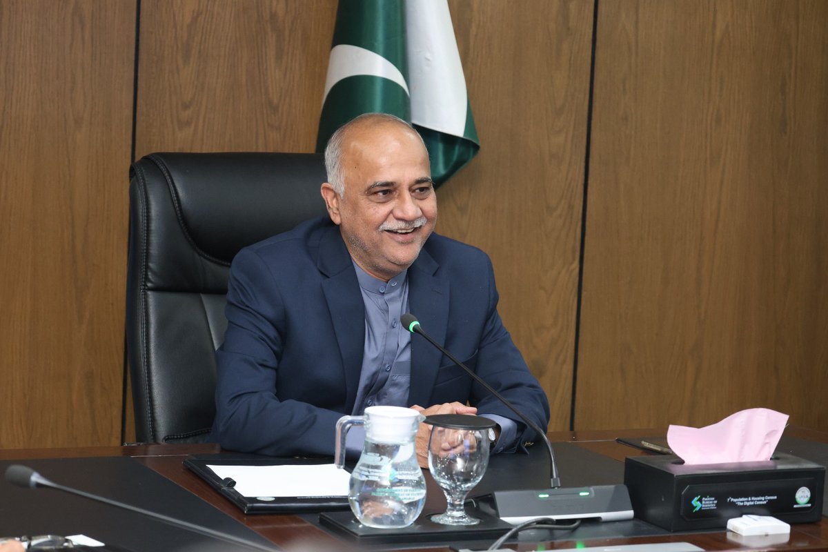 PBSofficialpak's tweet photo. 📊 NAC approves GDP estimates for FY 2025-26.
✅ Q1 Growth: 3.92%
✅ Q2 Growth: 4.05%
✅ Q3 Growth: 3.99%
✅ FY 2025-26 Provisional GDP Growth: 3.70%
💰 Economy size reaches US$452.1 billion
👤 Per capita income: US$1901
#PBS #GDP#PakistanEconomy #EconomicGrowth #NationalAccount https://t.co/snELgXlets