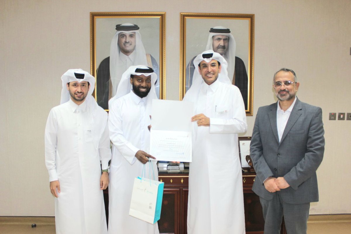 OBK_PREP's tweet photo. تتقدم إدارة مدرسة عمر بن الخطاب الإعدادية للبنين بخالص الشكر والتقدير للأستاذ/ محمد عبد العزيز معلم القرآن الكريم
تقديرًا لجهوده المباركة والمخلصة خلال الفترة التجريبية لتطبيق المبادرة في المدرسة
سائلين الله له دوام التوفيق والتميز @Qatar_Edu https://t.co/EoU4Koh2ki