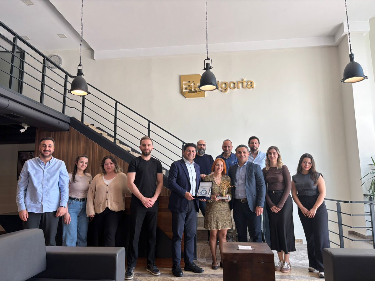 SigortaEta's tweet photo. Neova Sigorta N Klas acente ve Bölge üretim ödüllerimizi aldık. 
Tüm Neova Sigorta ekibine destekleri için teşekkürlerimizi sunarız. https://t.co/54qSlXaFJR