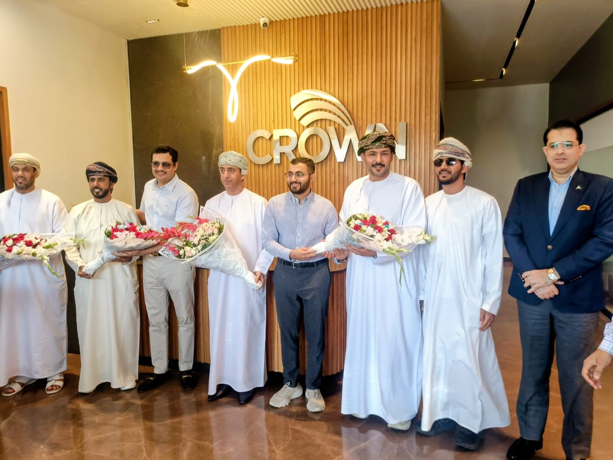 OmanConsulateKH's tweet photo. قام سعادة القنصل العام م. سامي الخنجري برفقة وفد من شركة الغالبي العالمية للهندسة والمقاولات بزيارة إلى مصنع مجموعة كراون أكبر مصنع لقطع غيار الدراجات النارية في باكستان، وتضمنت الزيارة جولة في مرافق المصنع، أعقبها عقد لقاءات تناولت مجالات الصناعة والتجارة والشراكة المستقبلية https://t.co/dKUVTOEuJg