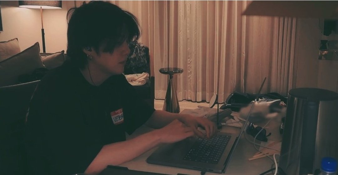 민 tweet media