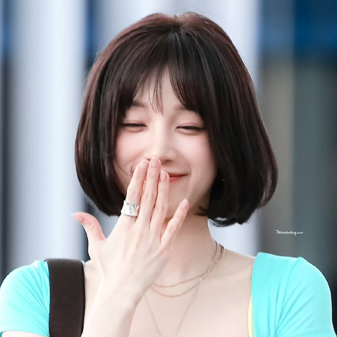 러뷰우 tweet media