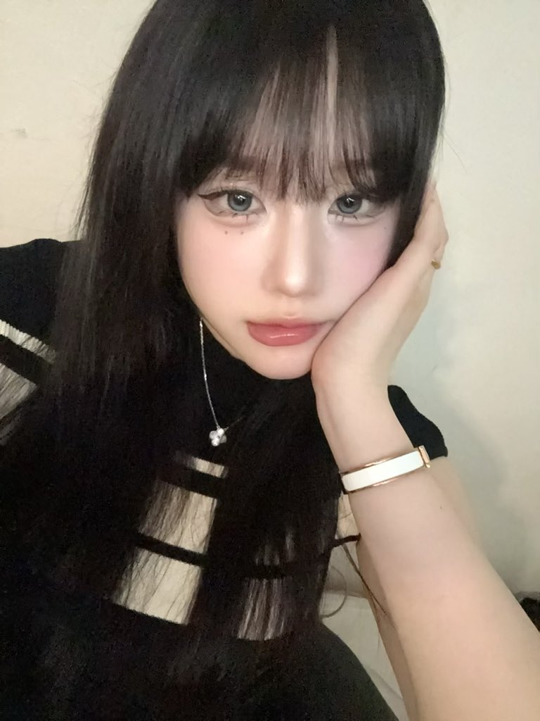 一向 tweet media