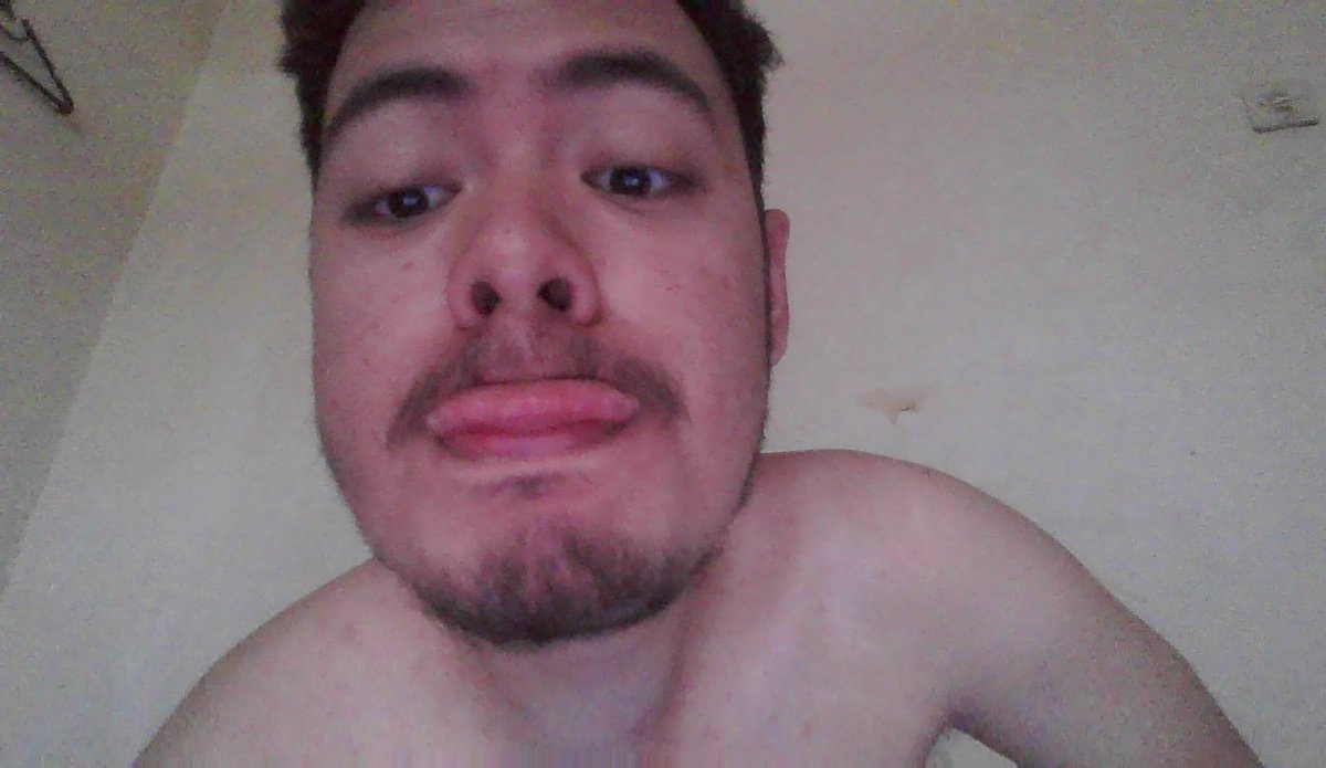 holomintoo's tweet photo. Face // body :p https://t.co/k9Ntvan50W