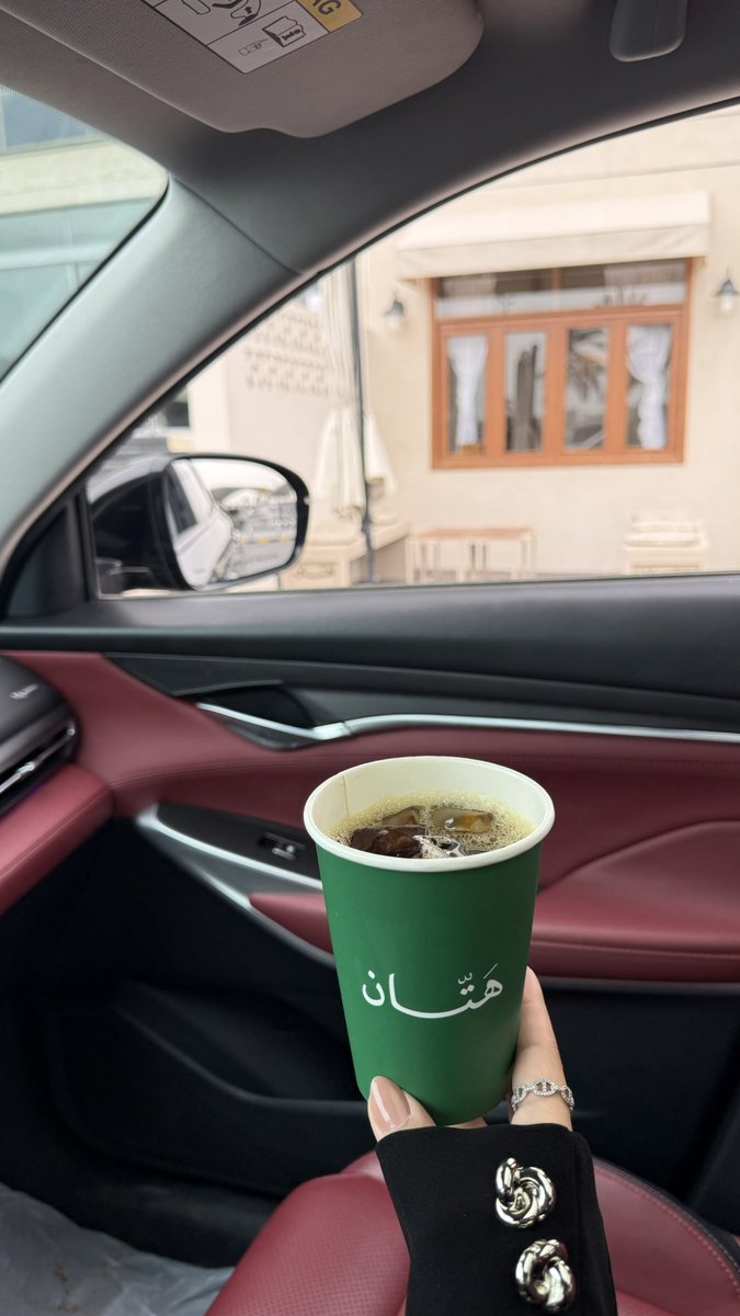 ll_1jo's tweet photo. اشغلتهم .. وانا ما تكلفت
وشلون اجل لو جبت حَيلي من اقصاه❣️. https://t.co/3eZHd5xTEj