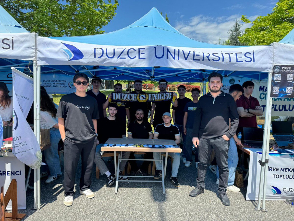 Duzce_UNIGFB's tweet photo. KAMPÜSLERİN SAHİBİ UNIGFB!

Düzce Üniversitesi bahar şenlikleri kapsamında 1. Gün standımız açtık Gönülden Fenerbahçemize Bağlı herkesi bekliyoruz. 

#UNIGFB https://t.co/uYp9i99jyf