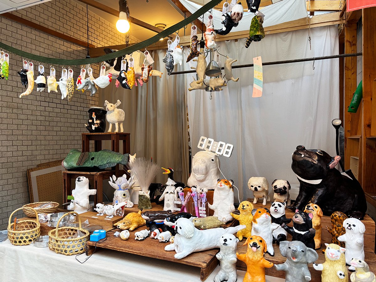 artikull_com's tweet photo. 【展示のお知らせ】

5月26日（火）から港区赤坂のGallery&amp;Cafe ジャローナで鈴木動物園前さんの個展「奏でる動物たち」が開催されます。
詳細は https://t.co/RddKkREKCX をご覧ください。 https://t.co/l7PpjjrNPi