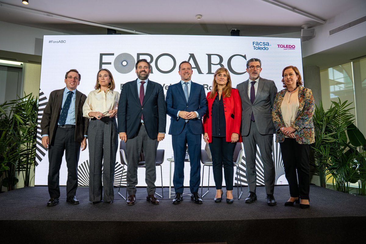 cucagamarra's tweet photo. Hoy escuchamos al alcalde @cvelazquezromo en el #ForoABC hablando sobre su gestión en Toledo.

Los gobiernos del @PPopular están demostrando que otra política es posible: una basada en solucionar los problemas del día a día y aportar estabilidad frente a los escándalos. https://t.co/L23N4hcNGT