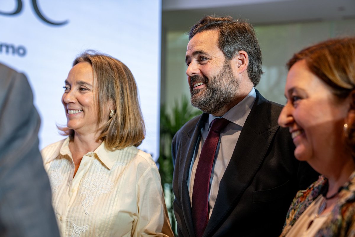 cucagamarra's tweet photo. Hoy escuchamos al alcalde @cvelazquezromo en el #ForoABC hablando sobre su gestión en Toledo.

Los gobiernos del @PPopular están demostrando que otra política es posible: una basada en solucionar los problemas del día a día y aportar estabilidad frente a los escándalos. https://t.co/L23N4hcNGT