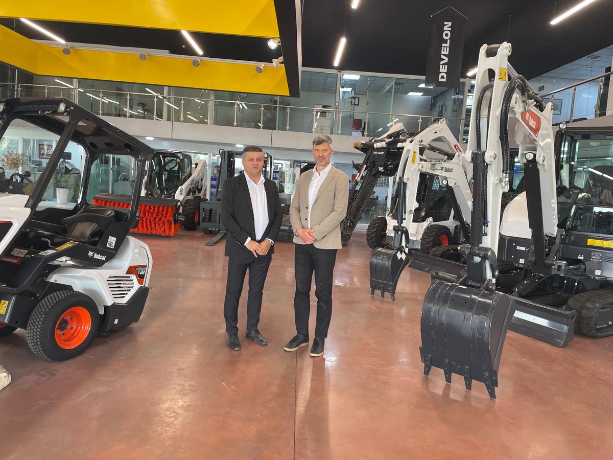 CZinErbil's tweet photo. It was my pleasure to meet Mr. Haidar Maulwed, CEO of @varamachinery and a prominent Kurdish Iraqi businessman whose import of high-quality construction and agricultural machinery from Czechia has made a mark across Iraq. https://t.co/xzRNkfhaGN