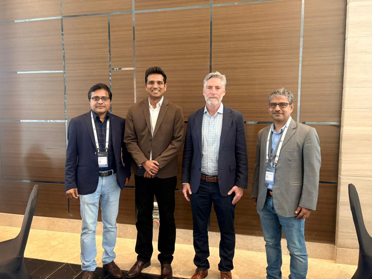 ExavaluOfficial's tweet photo. Day 1 at #DEVSummit2026 is on, and Exavalu is proud to be a Silver Sponsor. The energy is high as developers, architects and insurance leaders come together to explore Intelligent Insurance. Meet us and ask anything about AI in Guidewire.
#AskUsAboutAIinGuidewire #BuildingBeyond https://t.co/YCYPHAcW52