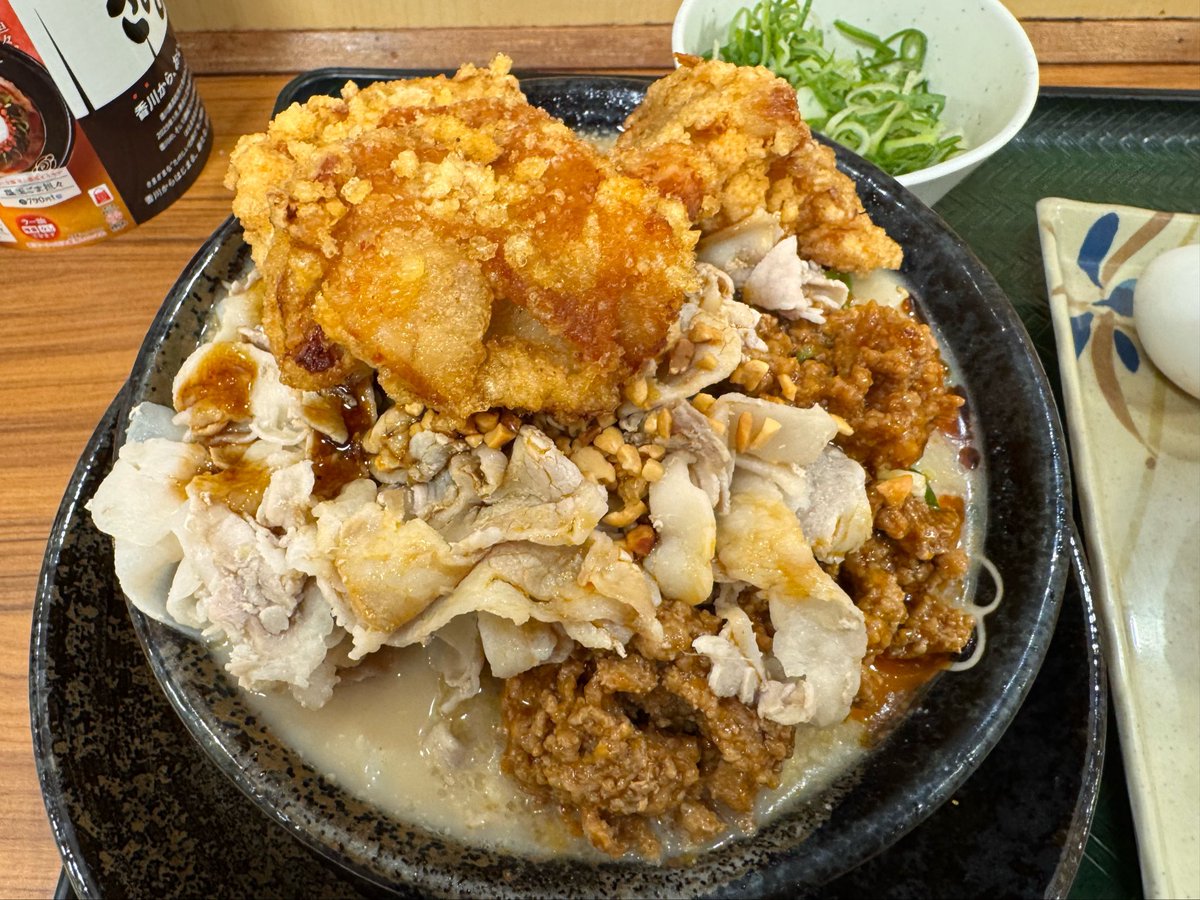 KOU55744's tweet photo. お肉もちゃんと美味しかったです
特にからあげがジューシーでよかったです https://t.co/sUVt78kbEn