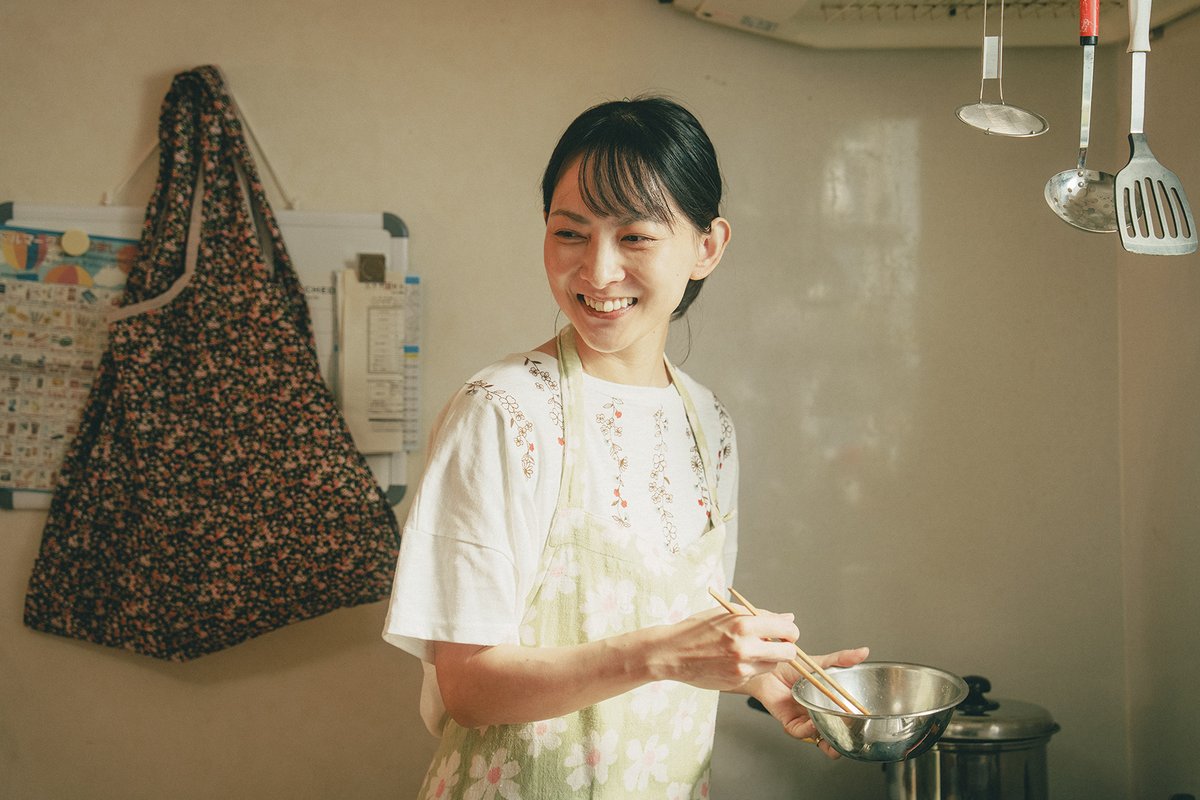 heikou_suichoku's tweet photo. ＋－－－－－－－－－－＋
　　HAPPY BIRTHDAY！
＋－－－－－－－－－－＋

6/18(木)は日向咲子役の
谷村美月さんのお誕生日です
おめでとうございます！

小さい大貴＆希を一人で育てたお母さん
みんなで生み出したマッティーニの歌は
つい口ずさみたくなります。
ぜひご注目ください！

8月28日㊎公開
#谷村美月
#平行と垂直
