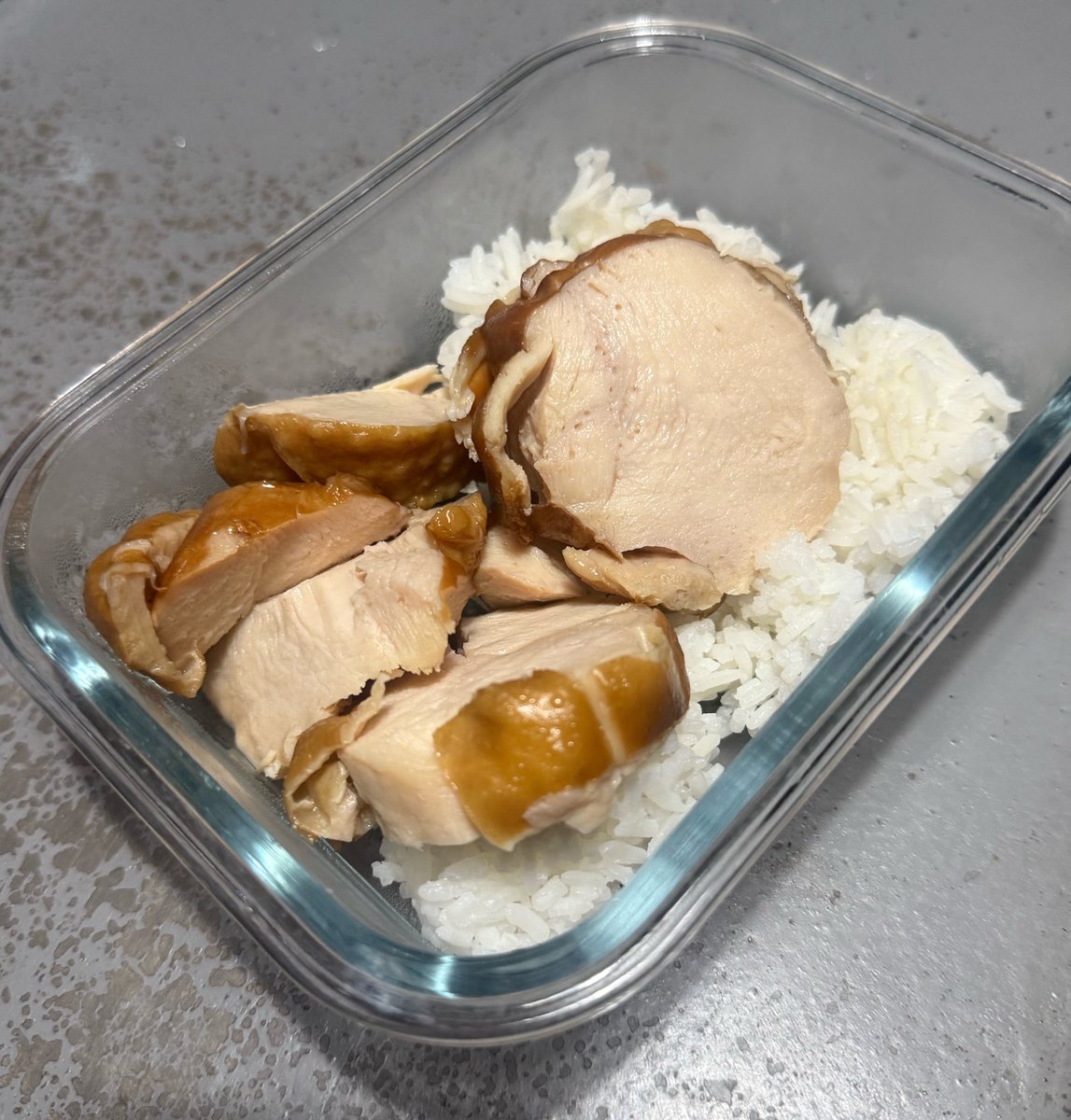 เอเรนกินข้าวมันไก่ tweet media