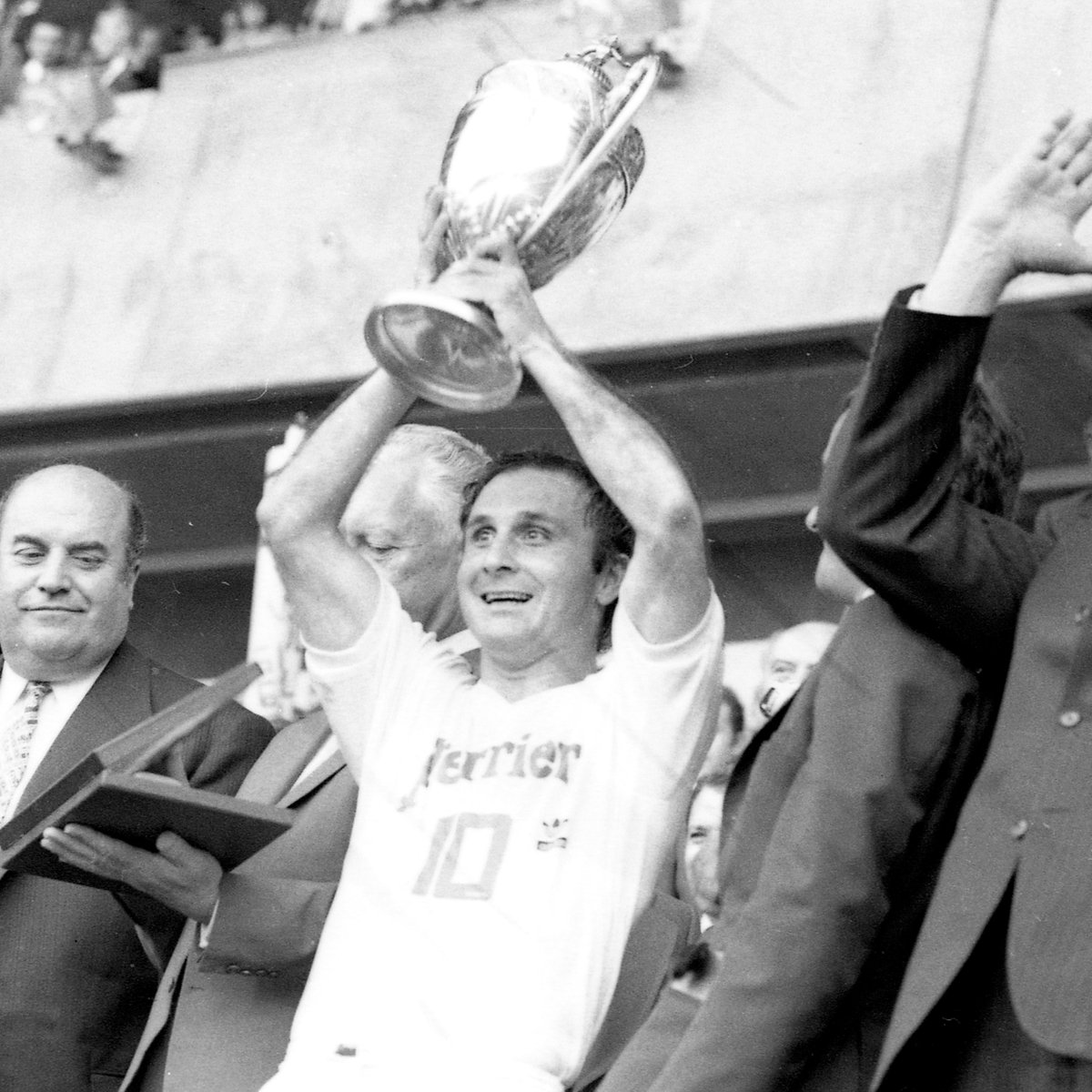 Olympique Lyonnais tweet media