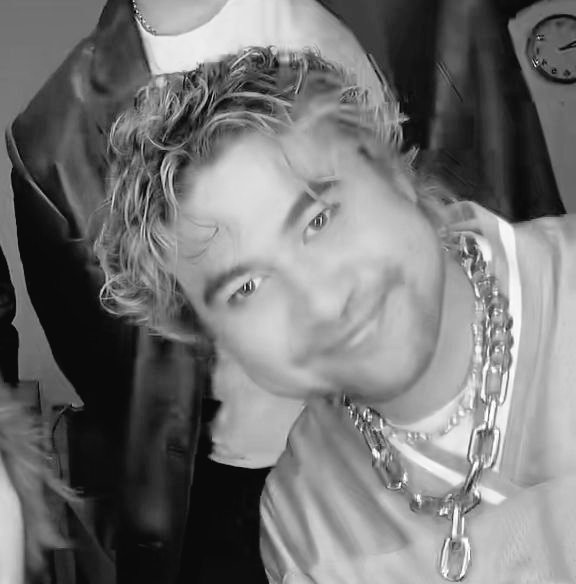 ᵉᵃᵗ ᵘ 𝐀𝐋𝐈𝐕𝐄. tweet media