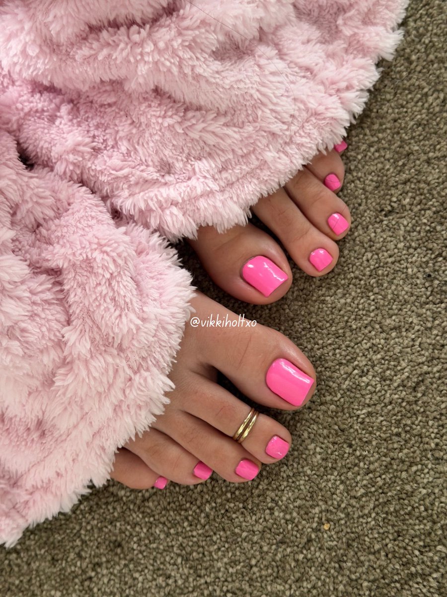 paradisefeet tweet media
