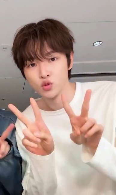 진수 tweet media