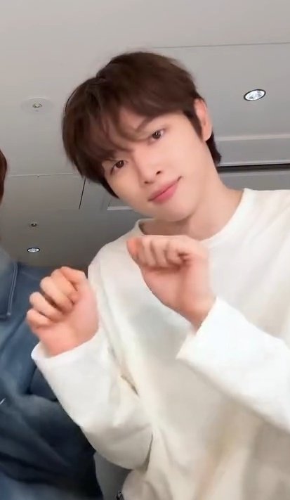 진수 tweet media