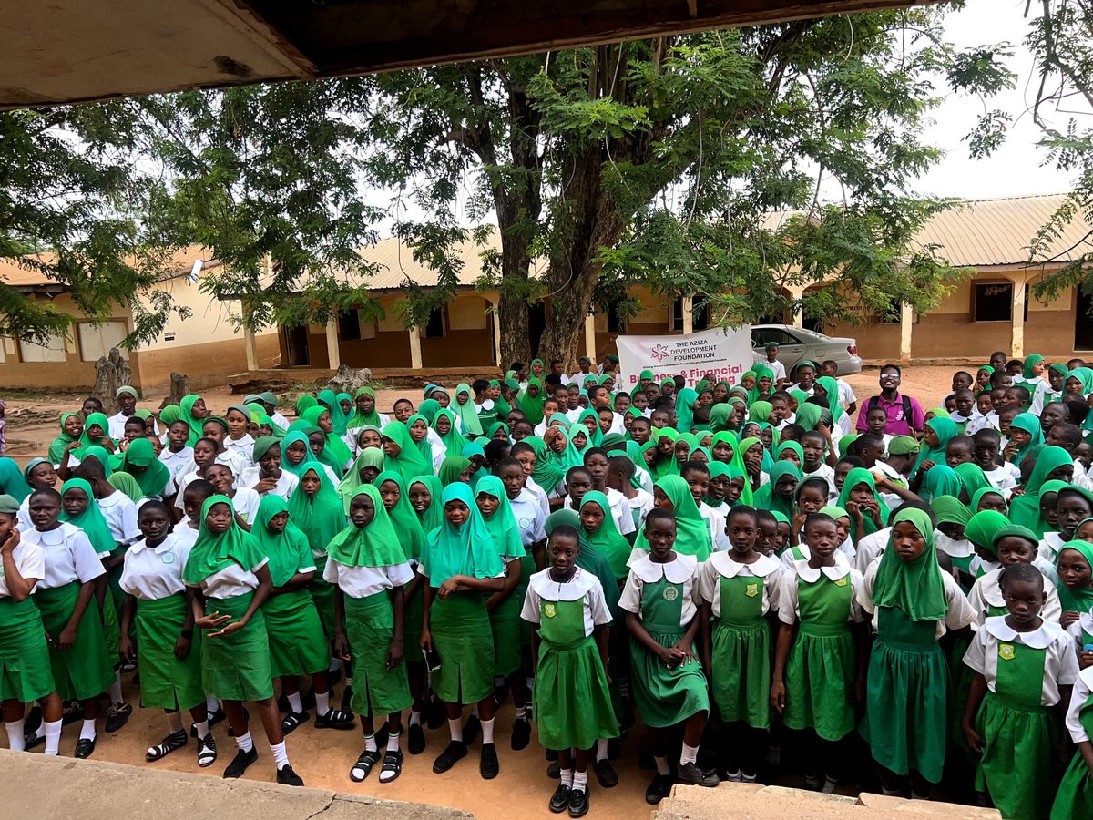 TheAzizaDev's tweet photo. 276 girls reached today at Baptist Girls High School, Gbdofon, Osogbo, Osun State through the Money-Wise Girls Project 💜

They learned:
• Basics of financial literacy
• 5 financial literacy skills
• Importance of smart money decisions
 #FinancialLiteracy #GirlsEducation https://t.co/AXRszaiLqg