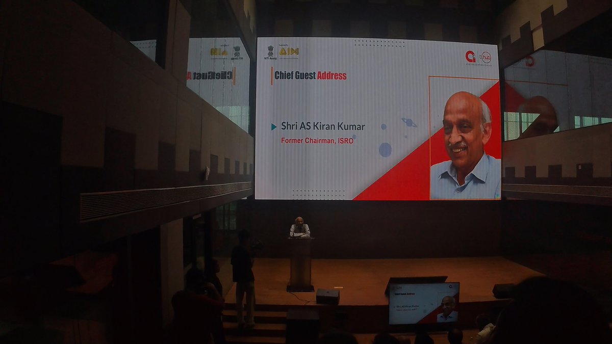 Shashank_Space's tweet photo. Right now at 3rd Orbit Cohort Launch at T-Hub, Hyderabad. 

Honour to listen to Shri AS Kiran Kumar sir who played a major role in a lot of milestones that ISRO achieved.

#Thub @THubHyd https://t.co/MJDvQB6jrA