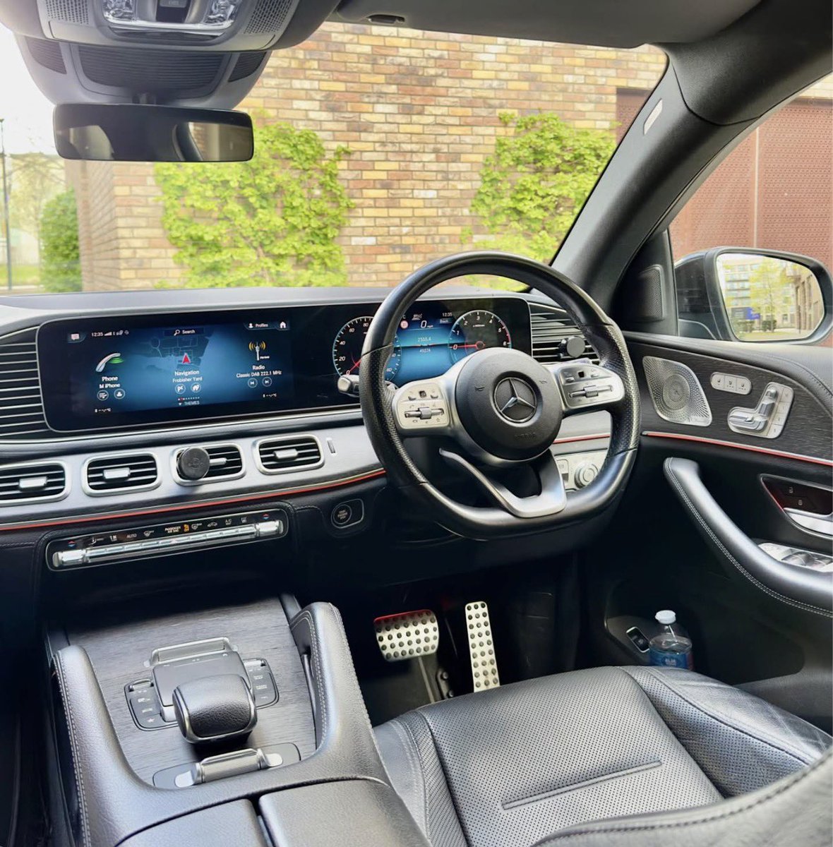 EliteStandard1's tweet photo. Today, I’m super grateful and excited because crypto trading has completely changed my life, I just bought myself a new car from my trading profits. 🚘💸 big shoutout to my coach @Amelia_Ava981 for making this possible https://t.co/5ZOd6JyQdr