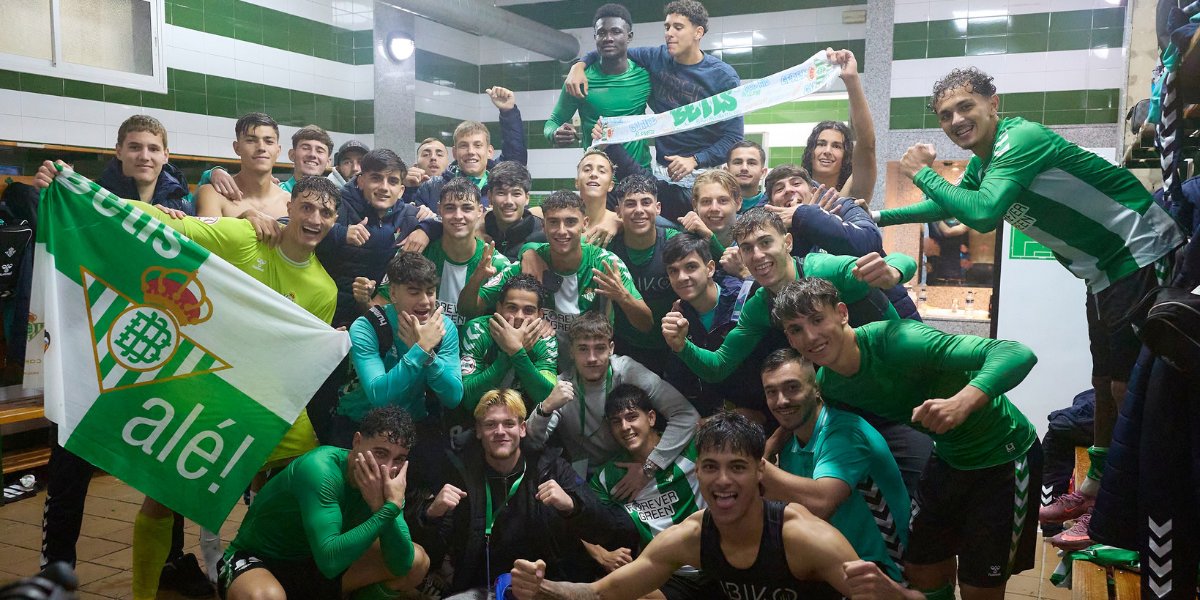 Pepelias17_'s tweet photo. 🟢⚪️El Juvenil del Betis jugará la Youth League por tercer año consecutivo: así funciona la fase liga 

👀👉 El conjunto verdiblanco lo hará esta vez a través de la ruta liga y con el mismo calendario que el primer equipo en la UEFA Champions League

https://t.co/f6f9N91Qfv a través de @MundoBetis_