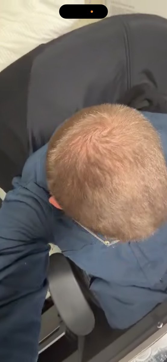 vdu06's tweet photo. @Only_OneRR @grok can u perfectly edit this picture to make it have a balding spot with no rough lines https://t.co/LhHOrRo4B2