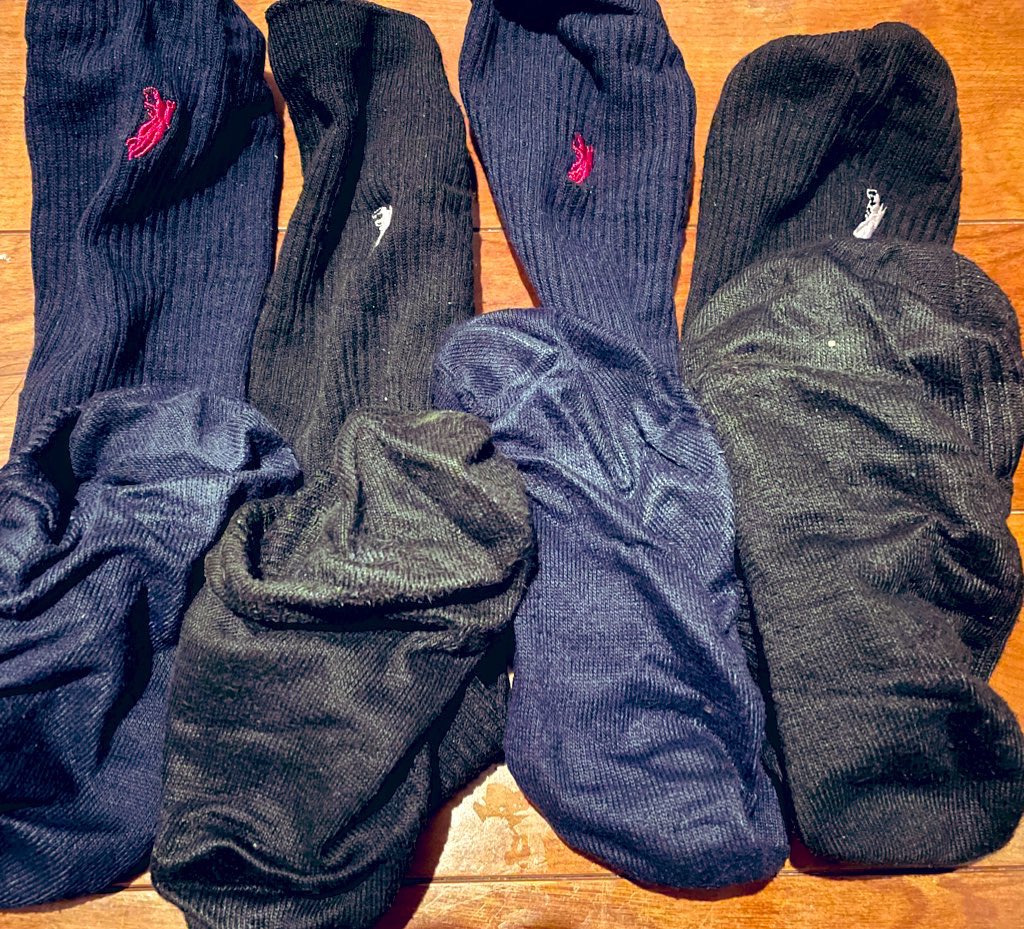 maaaakoaaaa's tweet photo. そろそろ梅雨ですね〜☔︎
この時期からは更に足蒸れが強くなります
靴下が臭いのは変わりないです
友達に足のつま先嗅がしたら悶絶してました... https://t.co/iGJABqpsKi
