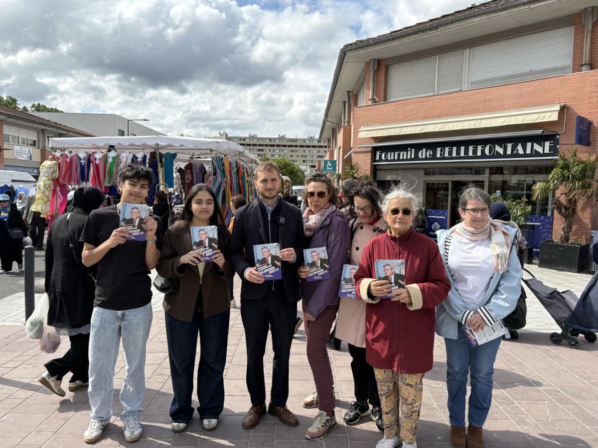 FraPiquemal's tweet photo. Ce matin quartier Bellefontaine à Toulouse, la candidature de Jean-Luc Melenchon est vécue comme un formidable espoir pour l’avenir 🐢 https://t.co/VH6WiRKp9N