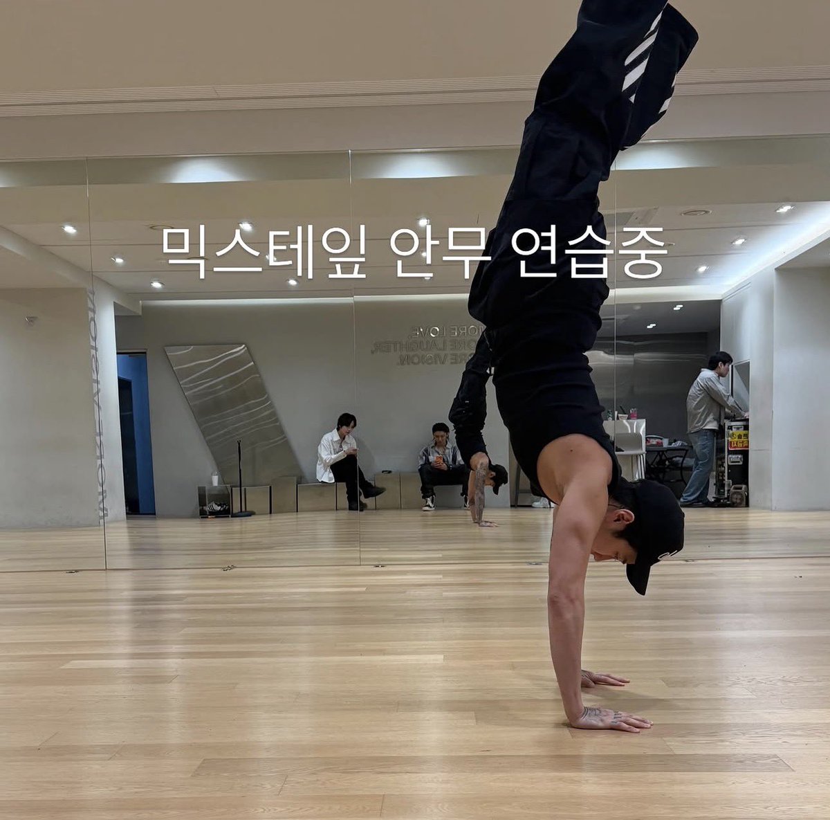 엘률 tweet media