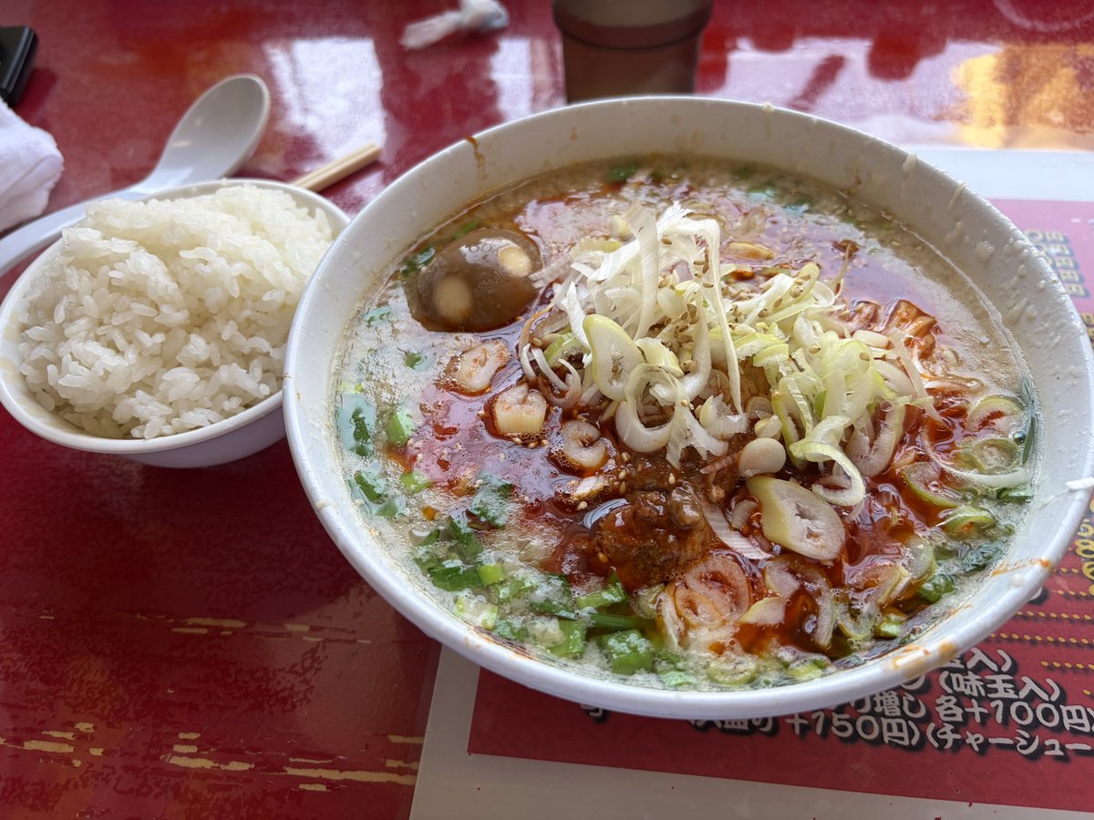 roichiyu's tweet photo. とん平食堂
辛ホルメン（味玉入）
小ライス
わんぱく昼ごはん
小ライスは器が小さいという意味だと初めて知りました
お腹いっぱいです
ごちそうさまでした https://t.co/DESspCkKGF