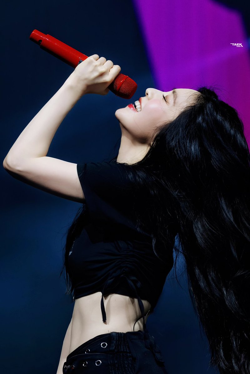 Taek0321's tweet photo. I-WILL in SEOUL D-2
매 순간 나를 웃게 했듯이
너 역시 행복하길
#아이린 #IRENE https://t.co/iBlGjtyHng