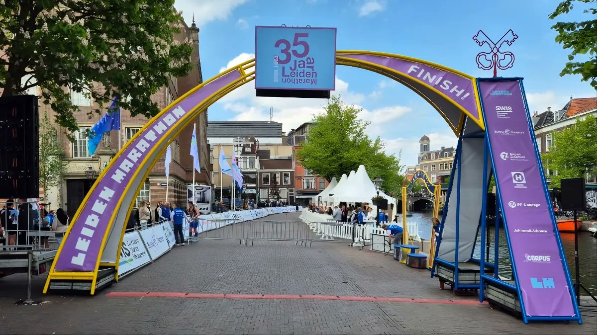 talkaboutrun's tweet photo. A 15-year-old died at the Leiden Half Marathon after entering despite a 16-year age limit. The registration system relies only on self-declared data.
🔗 https://t.co/FL2WDXAtD2 
📸 Omroep West https://t.co/xdcelNAVOU