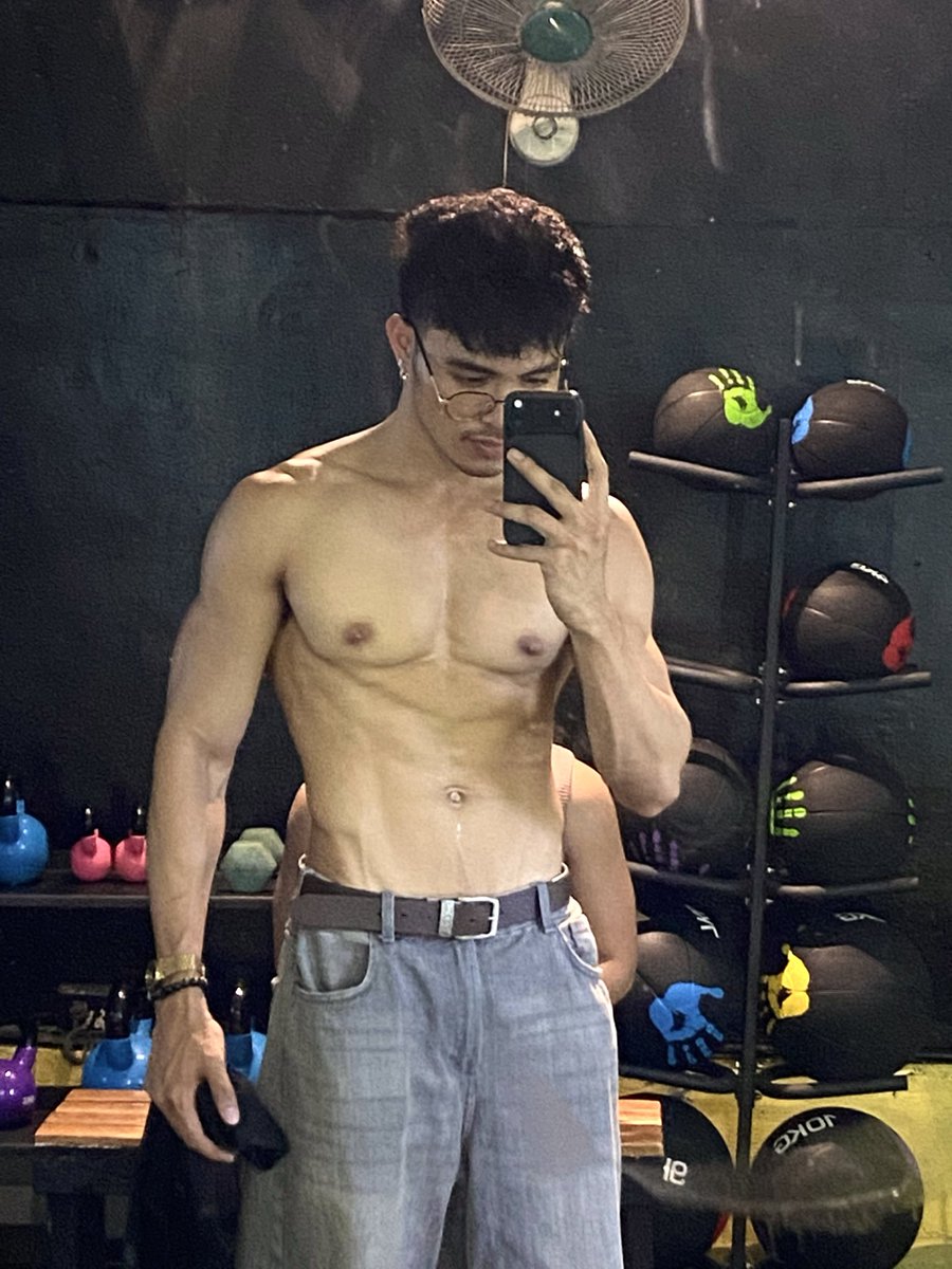 Gray24j's tweet photo. 💦 https://t.co/XviesJMRqV