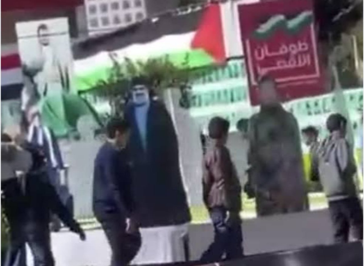daar1r's tweet photo. الروافض المشركون بالله يجب طردهم جميعا من كامل الجزيرة العربية امتثالا لقول النبي الكريم صلى الله عليه وسلم عند موته ( أخرجوا المشركين من جزيرة العرب) وهو في الصحيحين. 
 ولقد أحسن ملك البحرين بطرد بعض الروافض ونرجو منه اكمال البقية كما ندعو بقية الحكام أن يحذوا حذوه. https://t.co/xm32iSf1yX